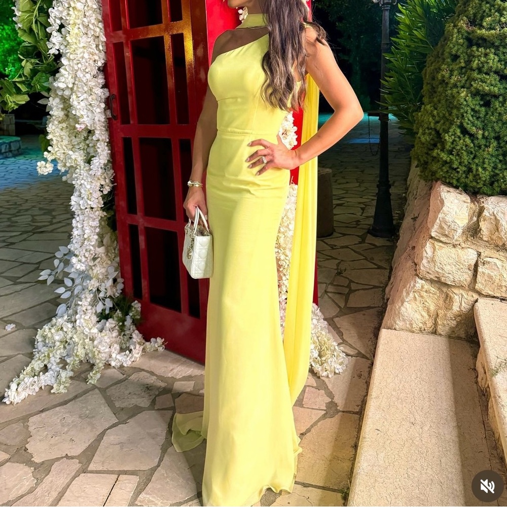 Yellow simple dress